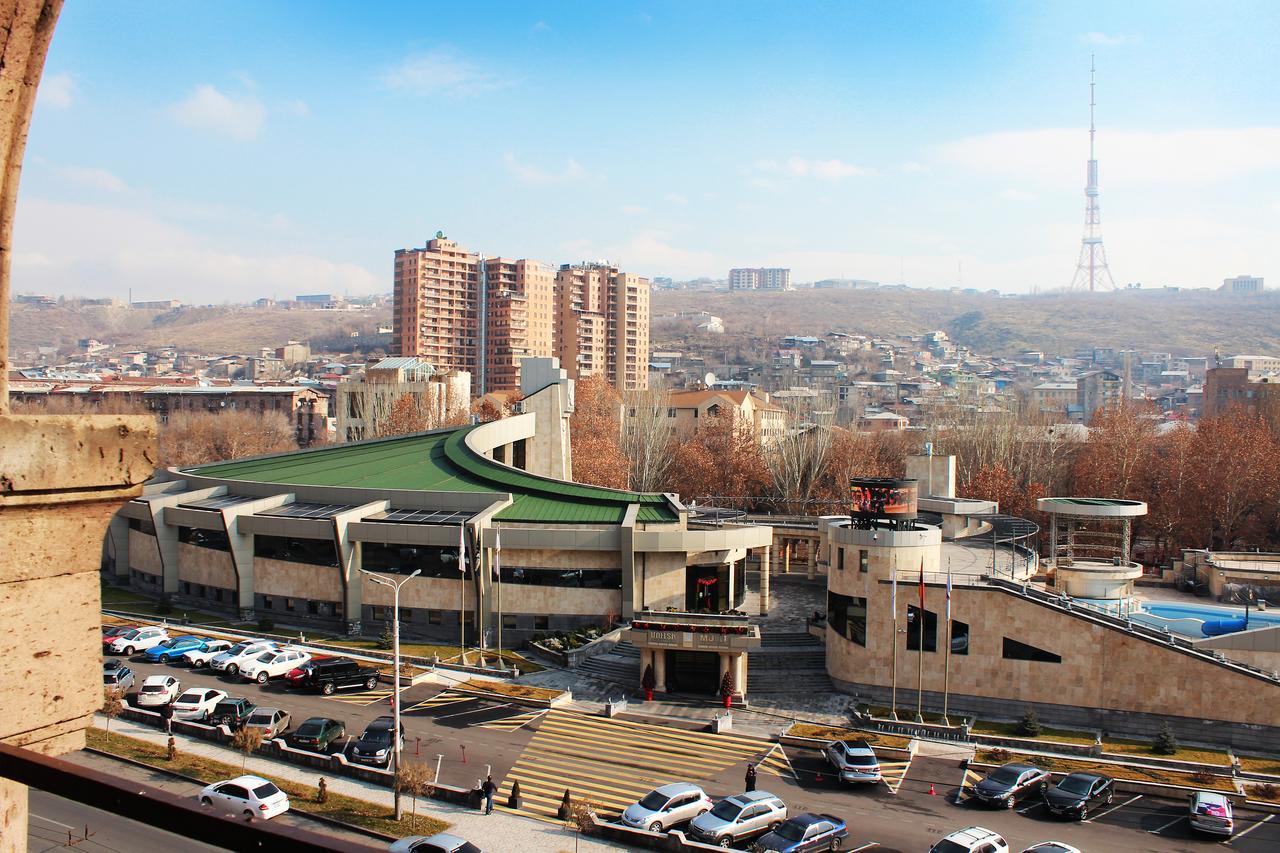Vivid 2 Bedroom Apt. Yerevan Luaran gambar